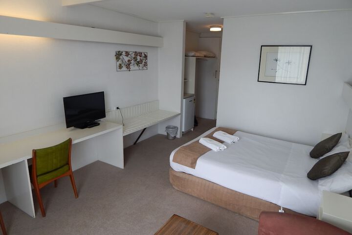 Room 7 of 38