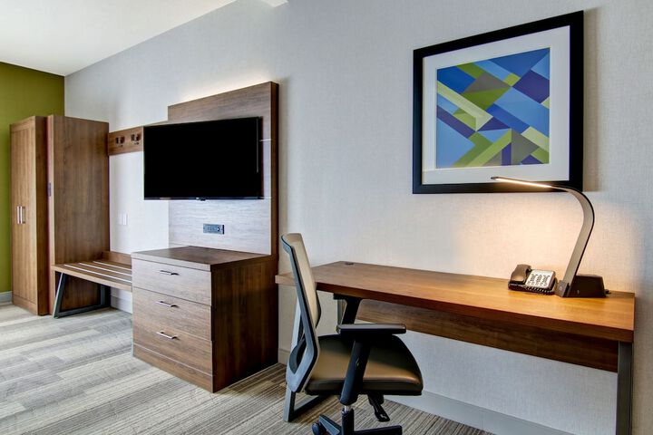 Room 12 of 63