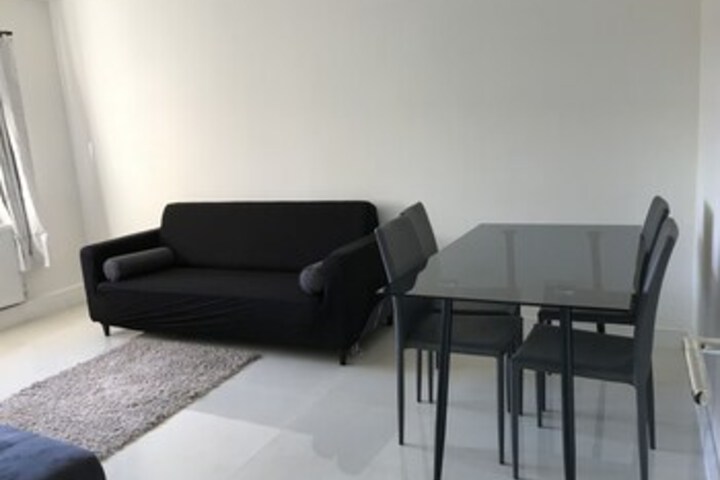 Room 8 of 8