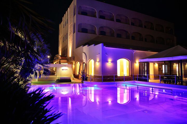 Hotel Pool