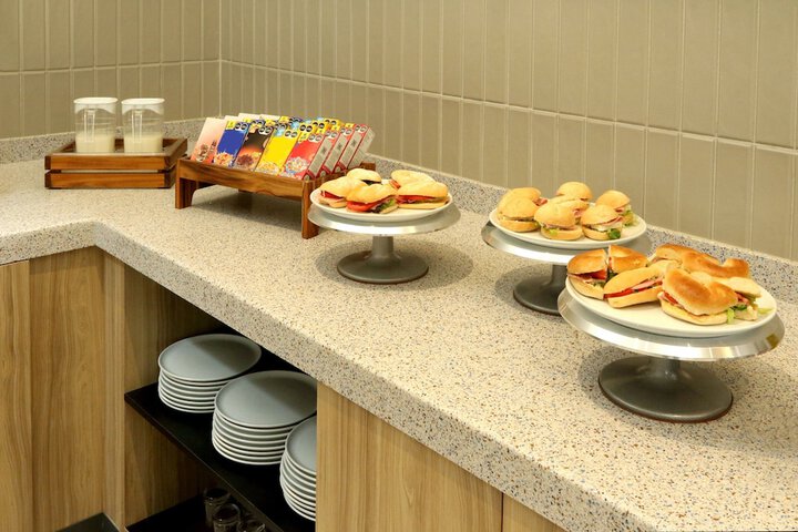 Breakfast/Coffee Service 70 of 81