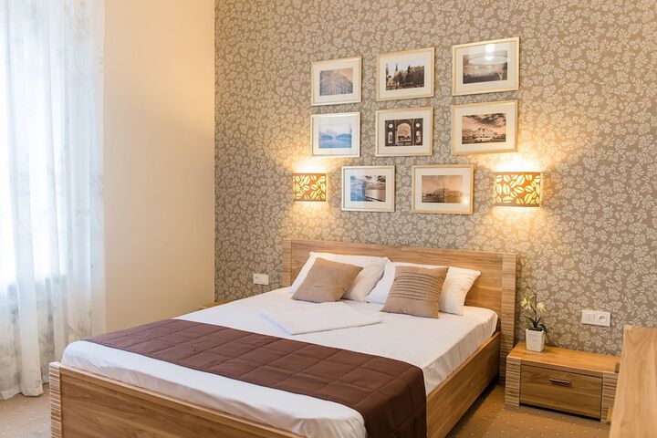 Room 3 of 40