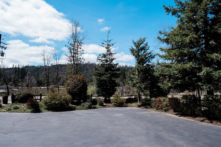 Property Grounds 26 of 28