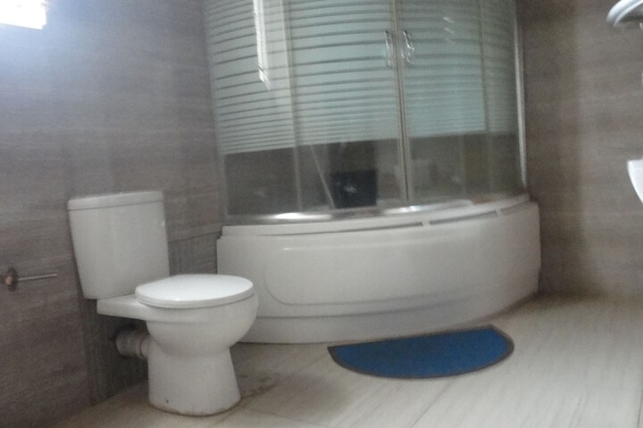Room 6 of 13
