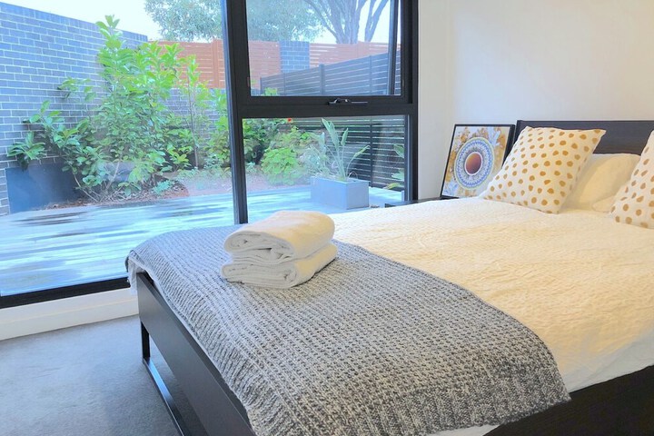 Room 5 of 17