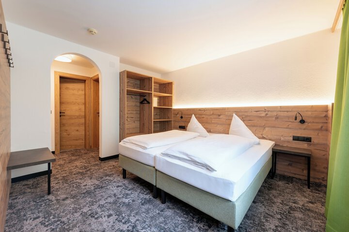 Room 18 of 31