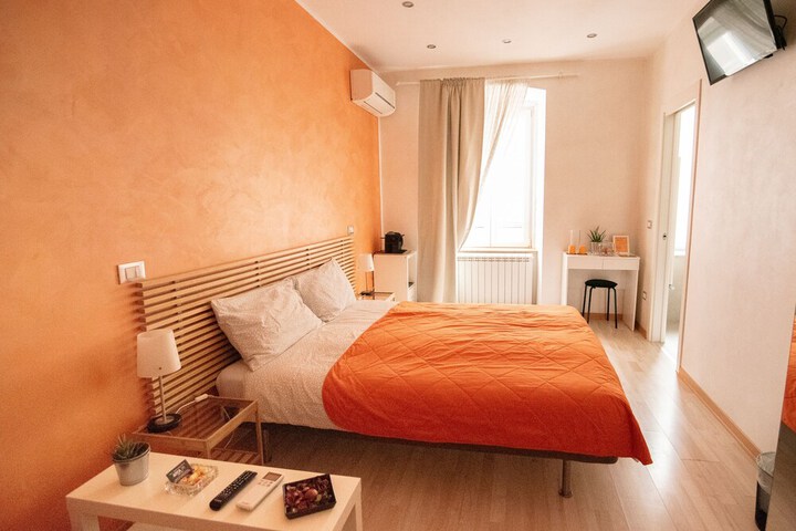 Room 18 of 37