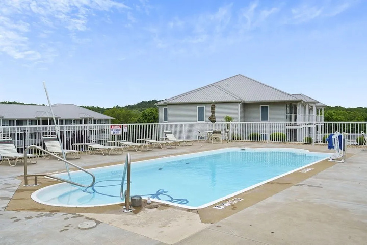 Pool 14 of 23