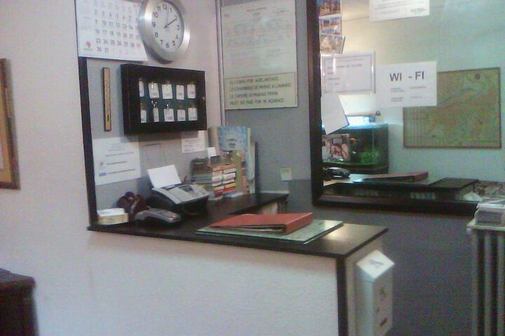 Check-in/check-out kiosk