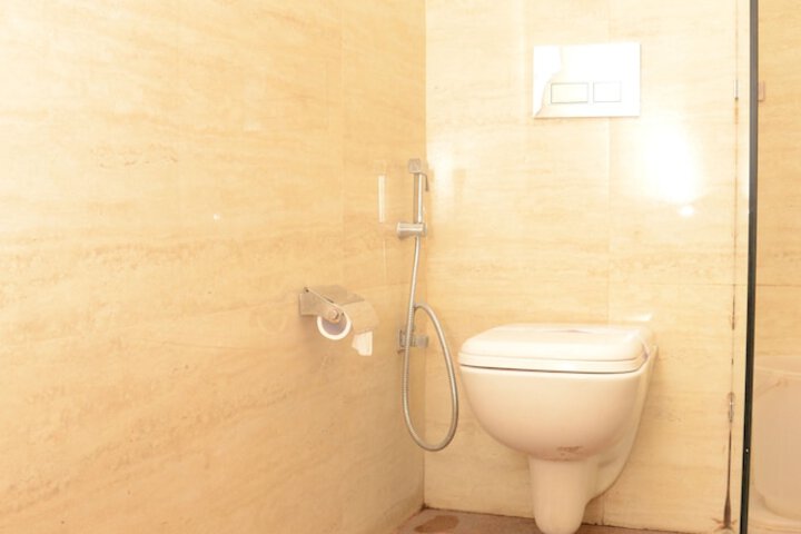 Room 102 of 178