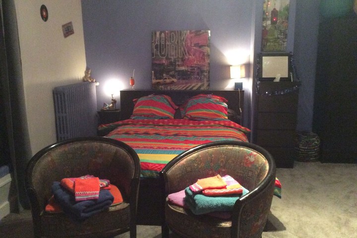 Room 7 of 12