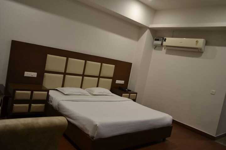 Room 2 of 19