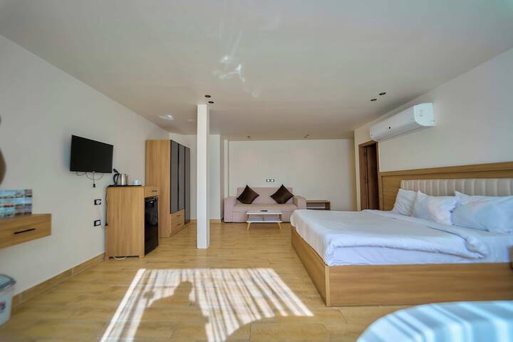Room 47 of 174