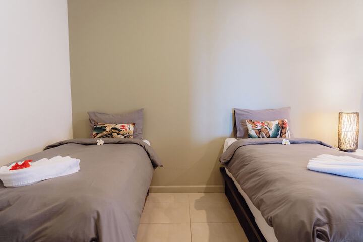 Room 14 of 127