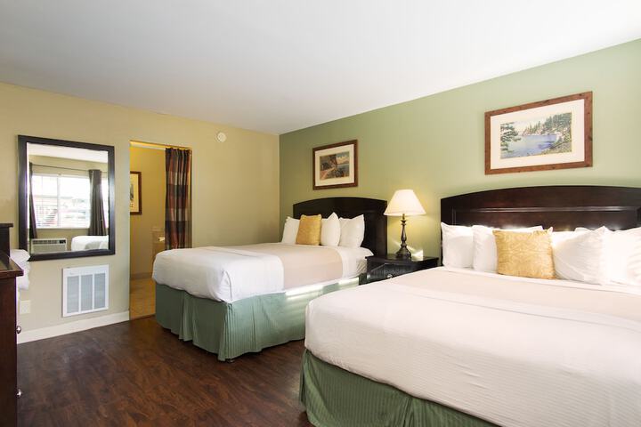 2 Queen Beds Jetted Tub (6 of 14)