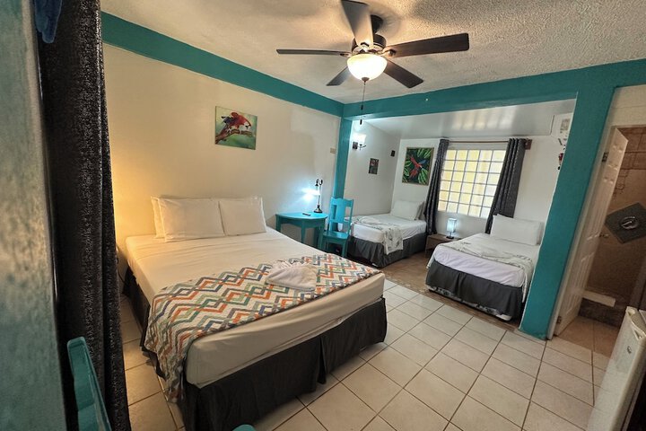 Room 16 of 77