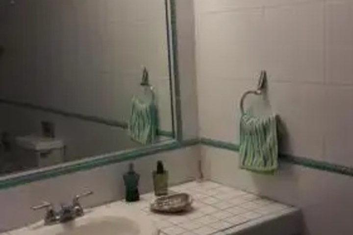 Room 9 of 22