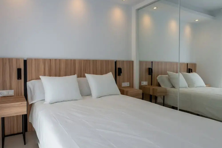 Room 2 of 13