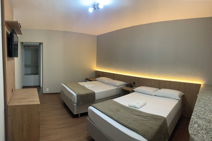 Room 10 of 30