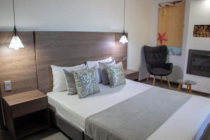 Room 8 of 14