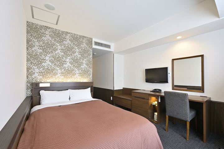 Room 8 of 49