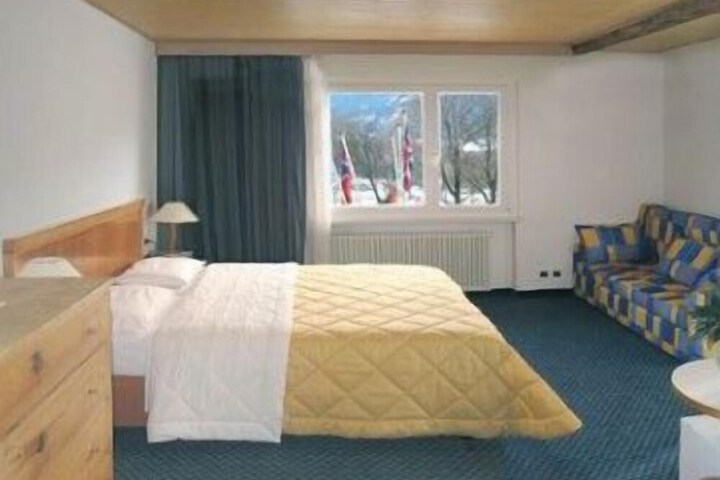 Room 6 of 61