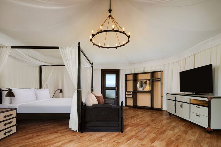 Room 12 of 51