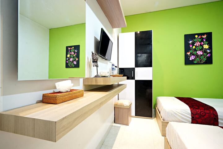 Room 12 of 42