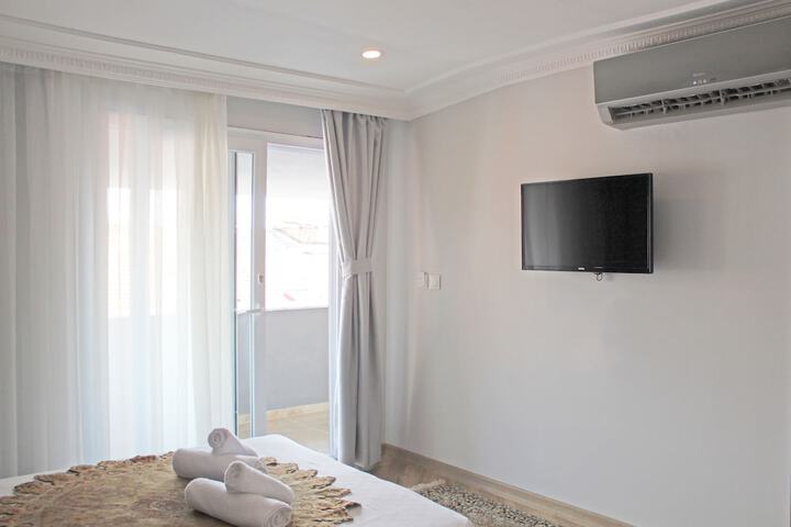 Room 6 of 53
