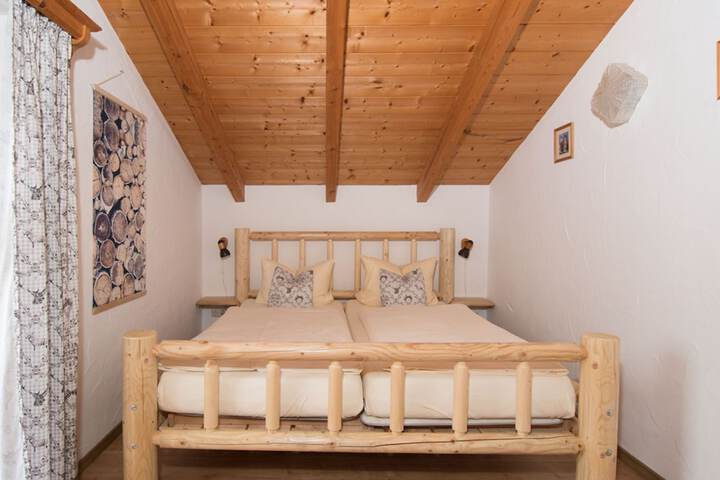 Room 5 of 120