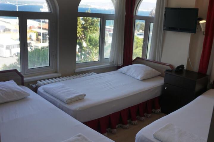 Room 22 of 66