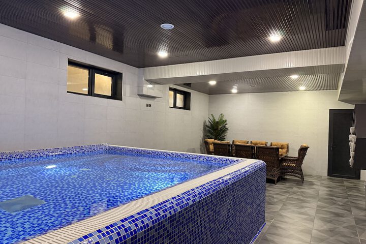 Pool 38 of 74