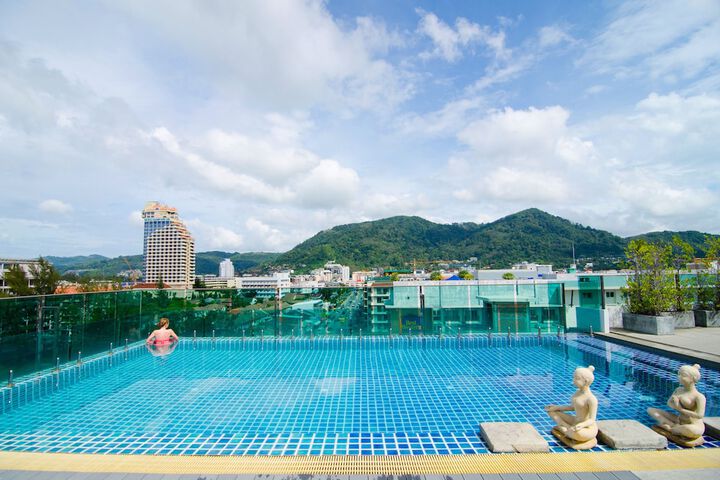 Hotel with Pool