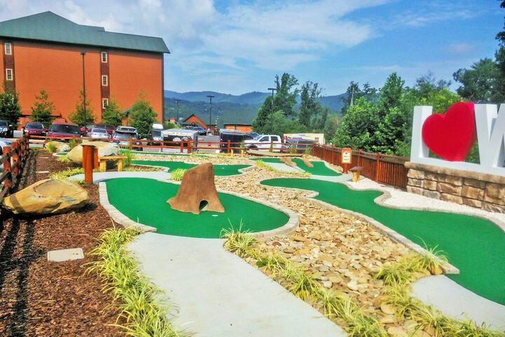 Mini-golf