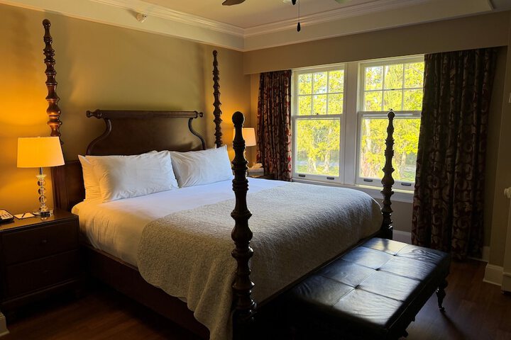 Room 17 of 46