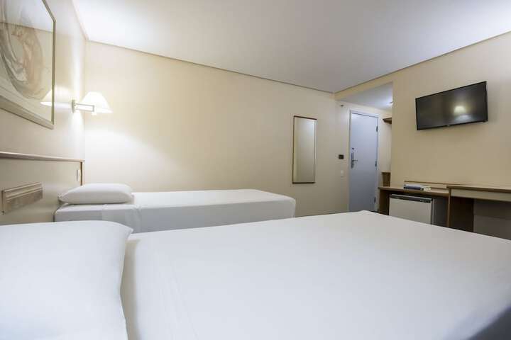 Room 9 of 60