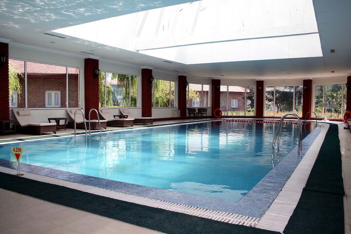 Pool 40 of 140