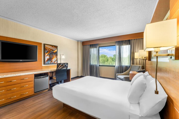 Room 42 of 123