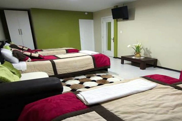 Room 17 of 38