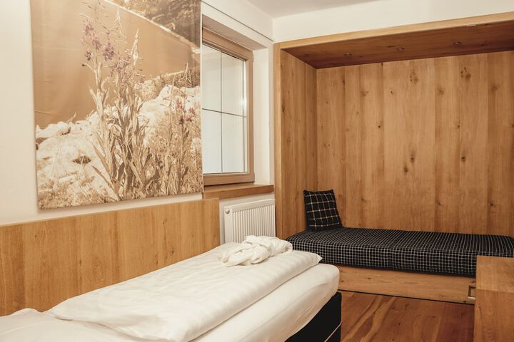 Room 20 of 163