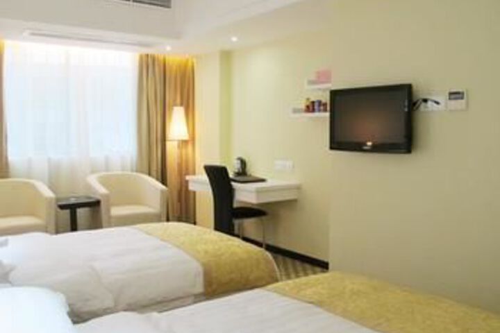 Room 26 of 83