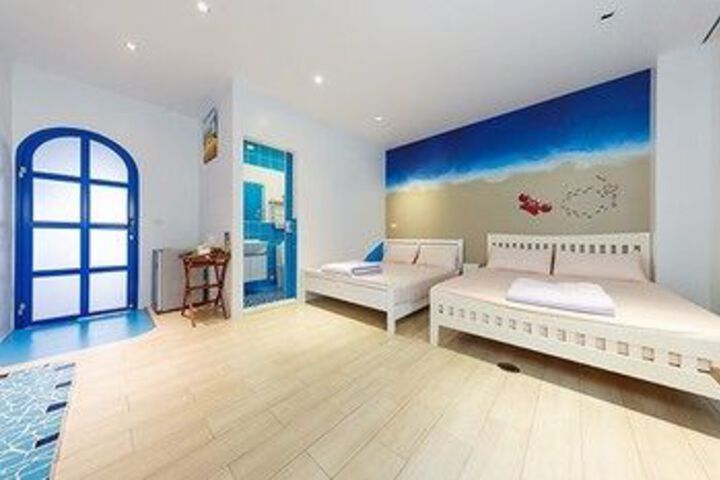 Room 7 of 28