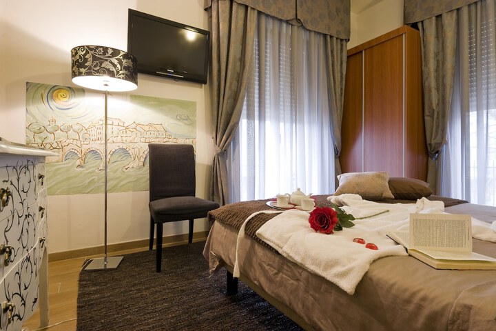 Room 25 of 123