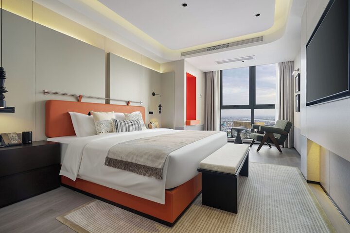 Room 48 of 96