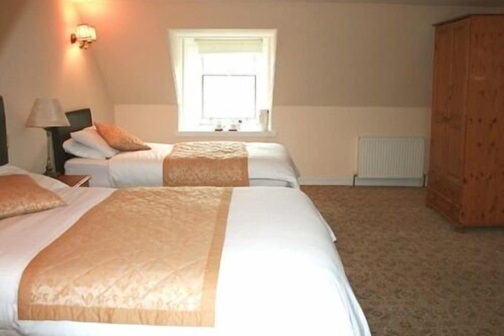 Room 5 of 13