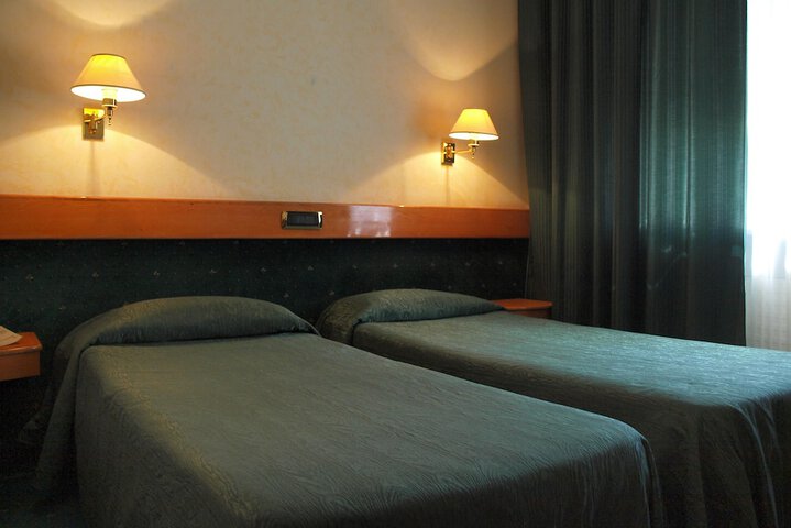 Room 6 of 31