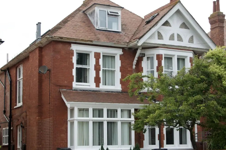 Fabulous3 Bedrooms, Garden, hot Tub, Sleeps 8