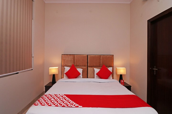 Room 15 of 18