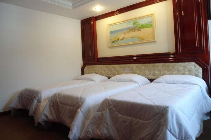 Room 18 of 27