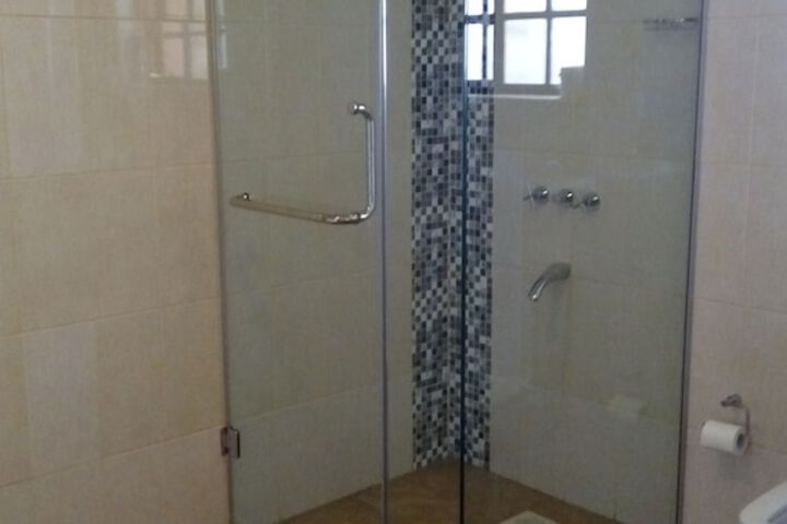Room 11 of 23